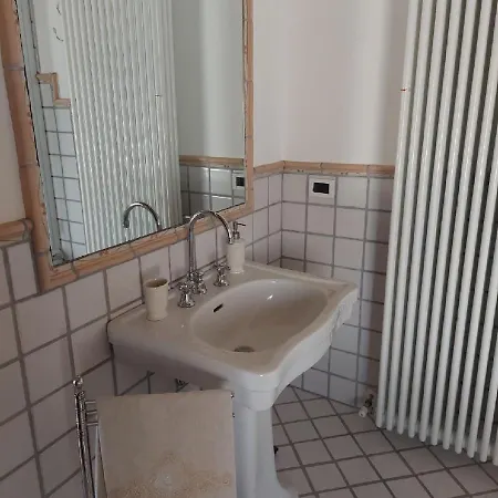 Il Pozzo Di Vivalpa Bed & Breakfast 3*