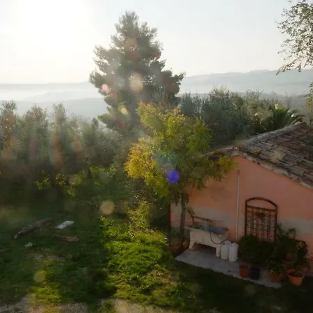 Il Pozzo Di Vivalpa 住宿加早餐酒店 Serra deʼ Conti